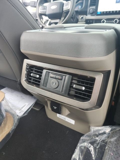 New 2026 Ford F450 Platinum image 28