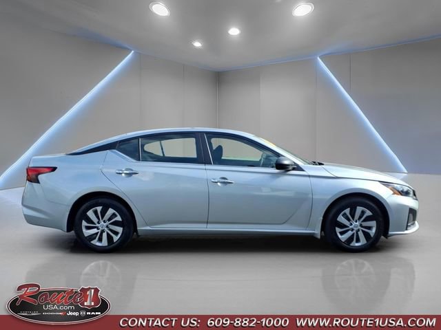 Used 2024 Nissan Altima 2.5 S image 2