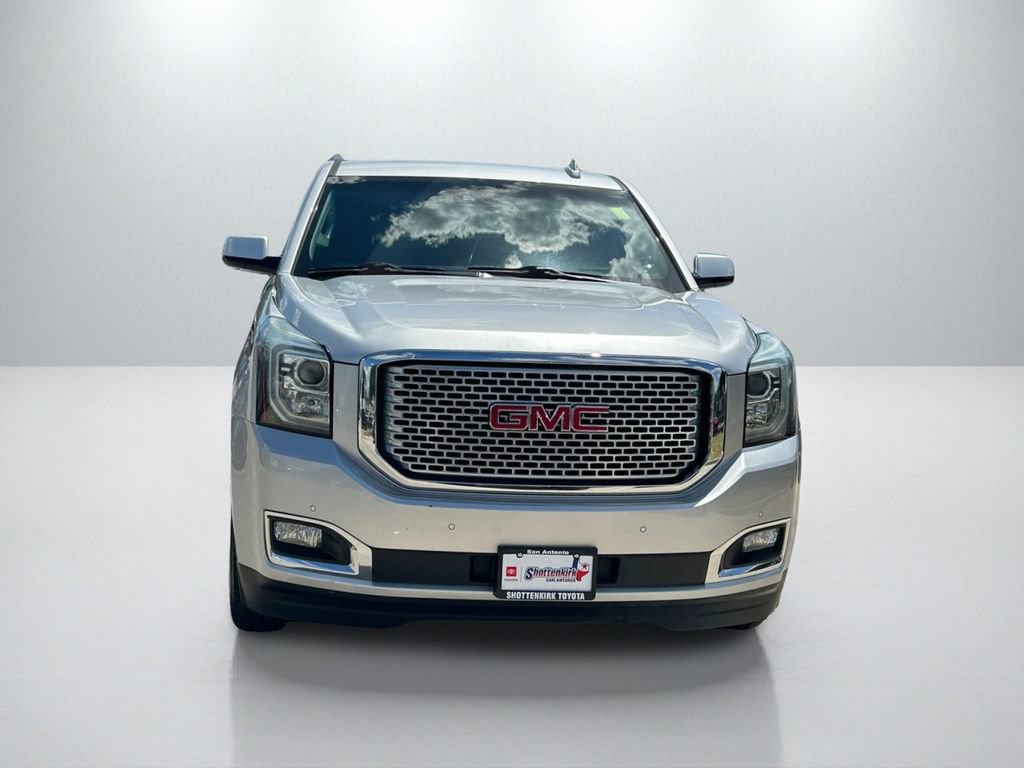 Used 2017 GMC Yukon Denali RWD video 2