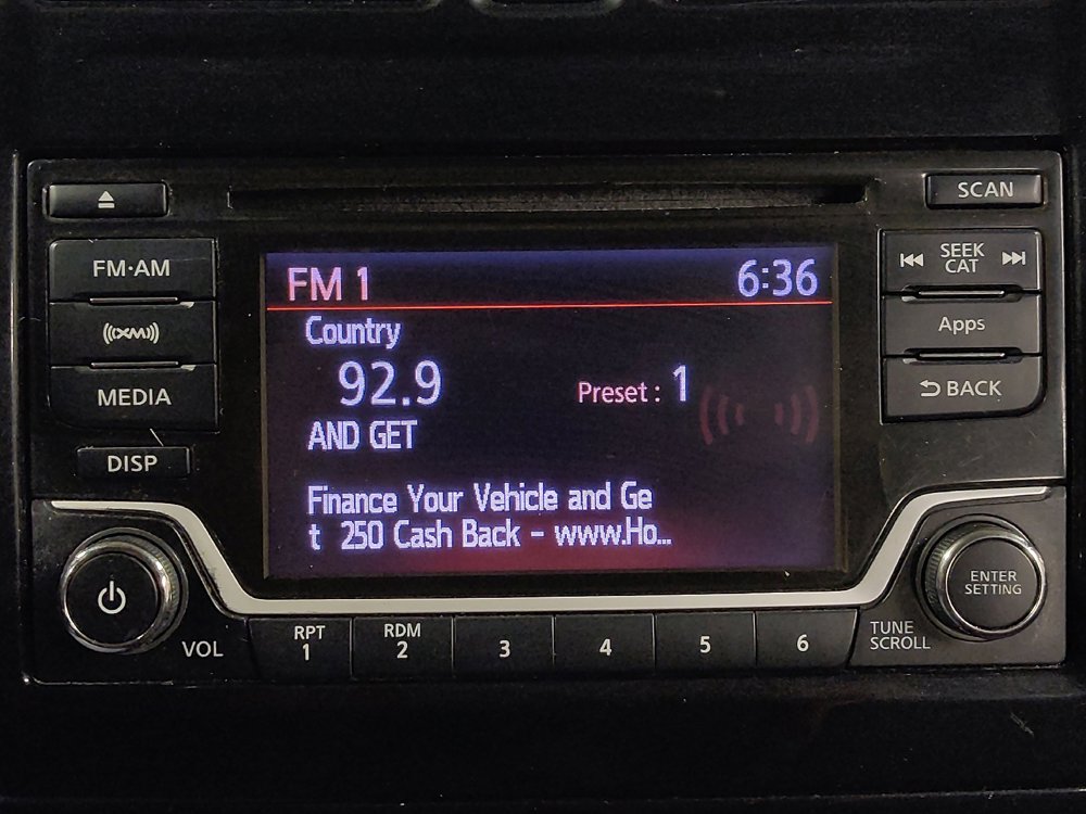 Used 2016 Nissan Versa Note SV FWD image 25