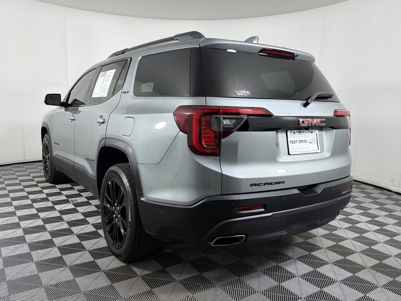 Certified 2023 GMC Acadia SLT w/ Elevation Edition FWD image 4