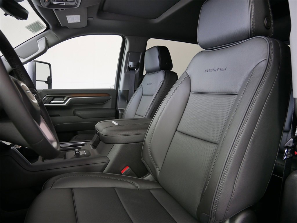 New 2026 GMC Sierra 3500 Denali w/ Denali Reserve Package image 10