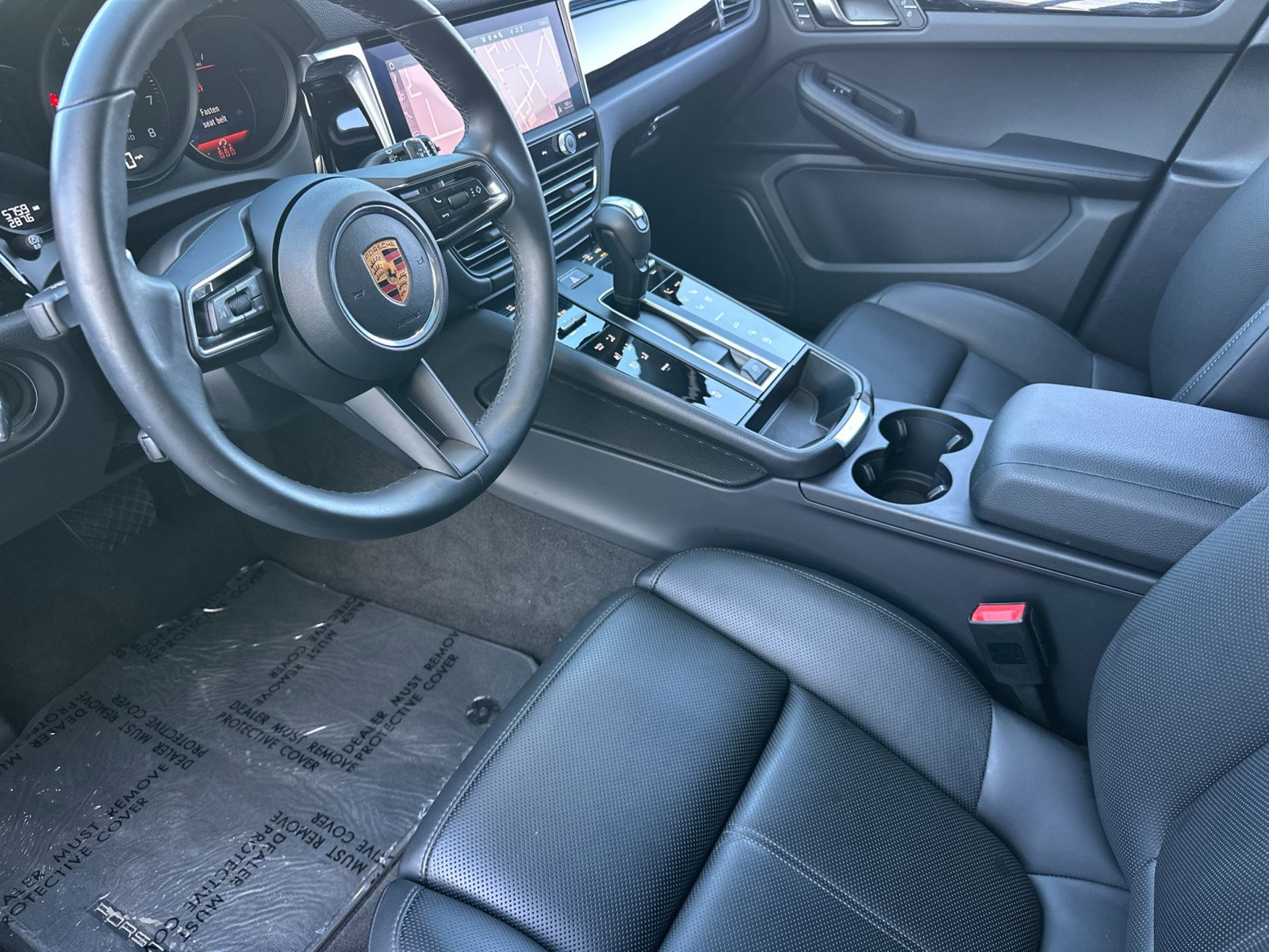 Used 2026 Porsche Macan AWD/4WD image 5