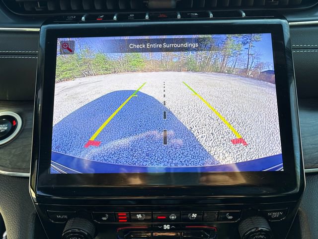 Used 2024 Jeep Grand Cherokee Overland w/ Luxury Tech Group IV AWD/4WD image 25