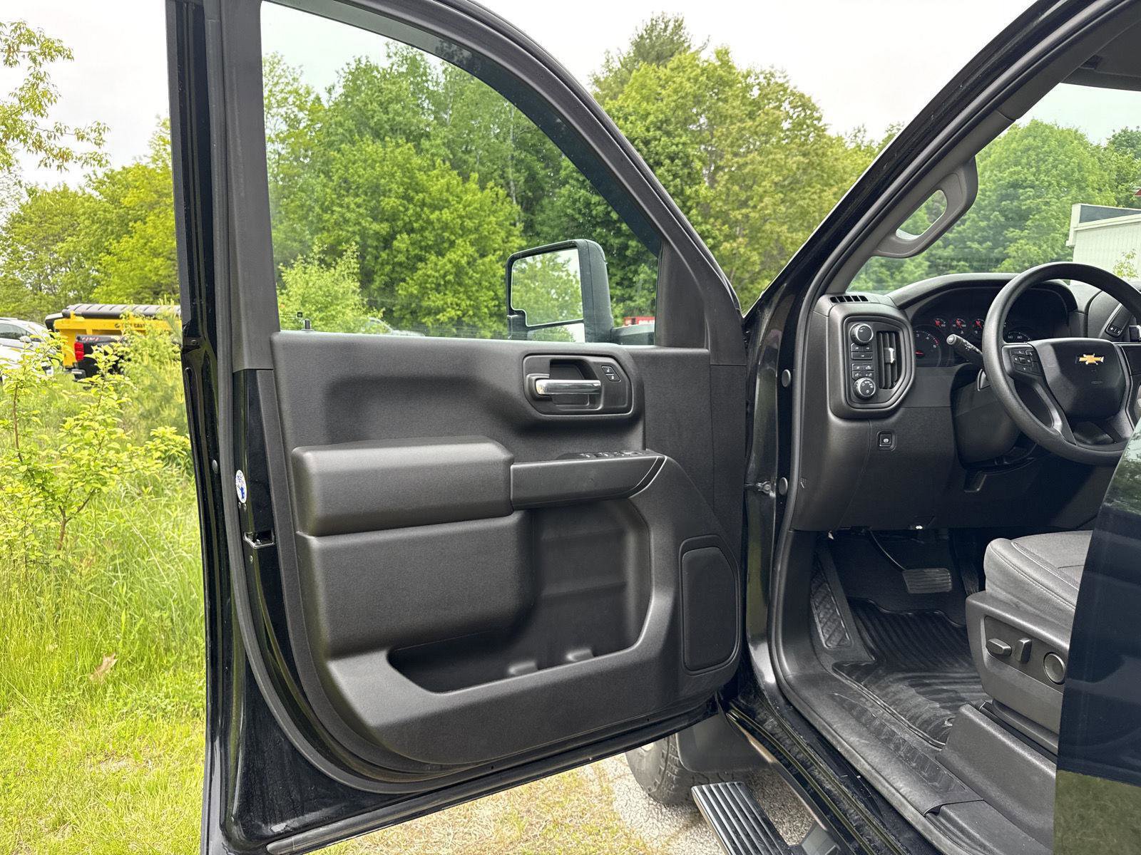 Used 2025 Chevrolet Silverado 2500 Custom w/ Custom Value Package AWD/4WD image 12
