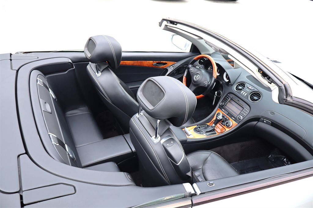 Used 2011 Mercedes-Benz SL 550 image 27