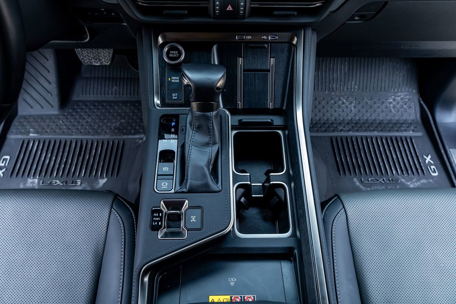 Used 2024 Lexus GX 550 w/ Accessory Package (2T) AWD/4WD image 27