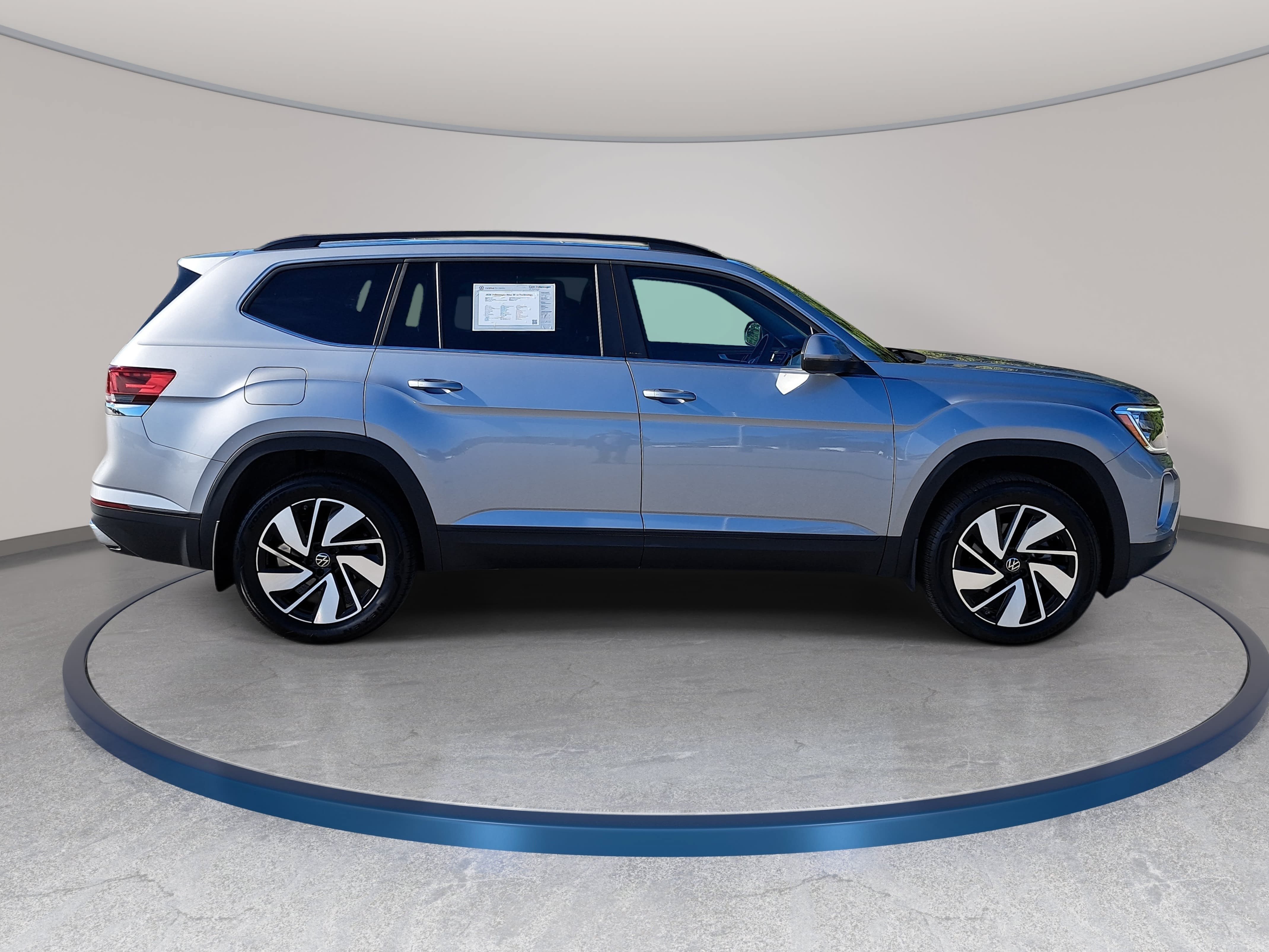 Certified 2026 Volkswagen Atlas SE FWD image 4