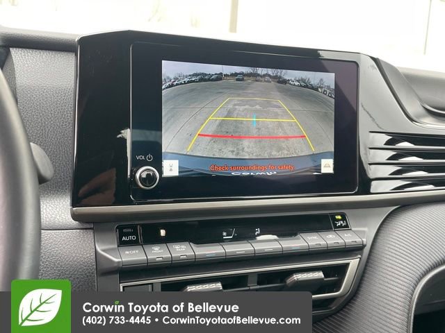 Used 2025 Toyota Camry SE image 31