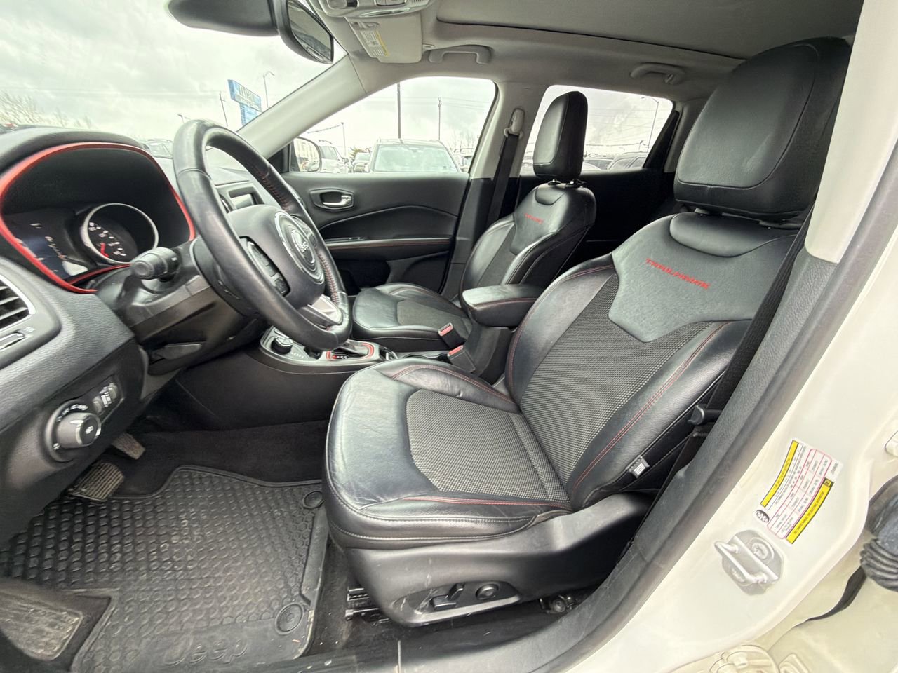 Used 2018 Jeep Compass Trailhawk w/ Cold Weather Group AWD/4WD image 13