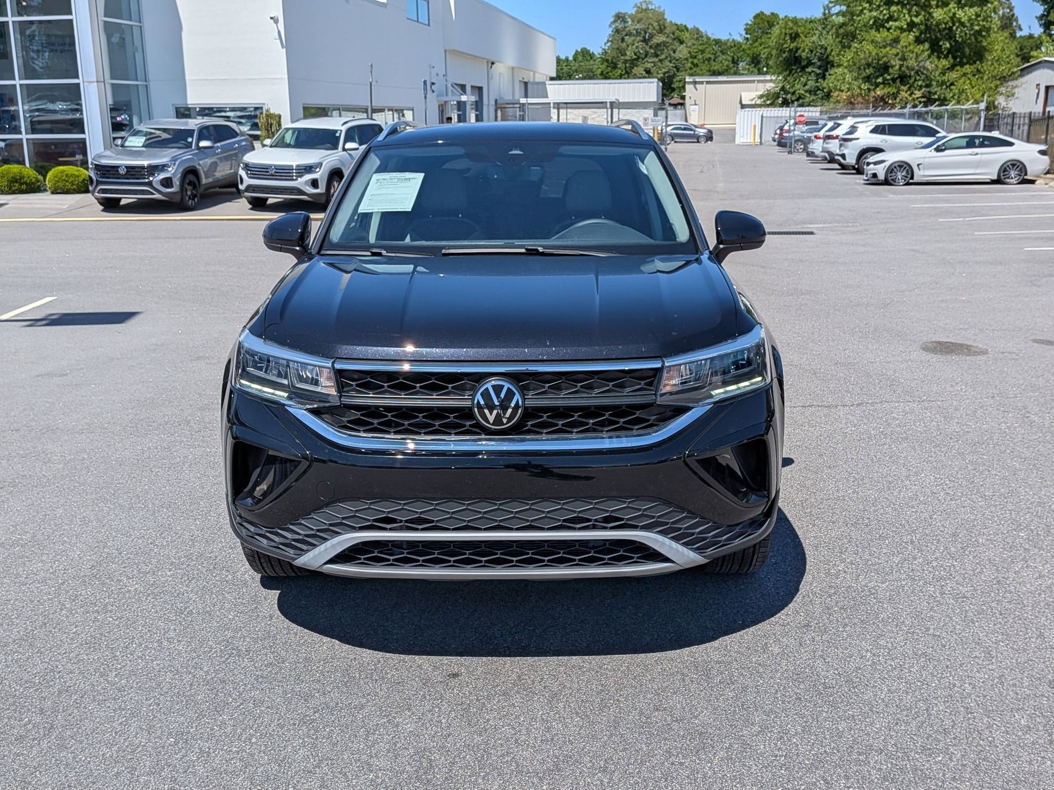 Used 2024 Volkswagen Taos SE AWD/4WD image 8