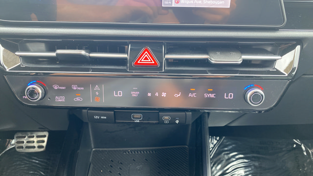Certified 2025 Kia Niro EX Touring FWD image 18