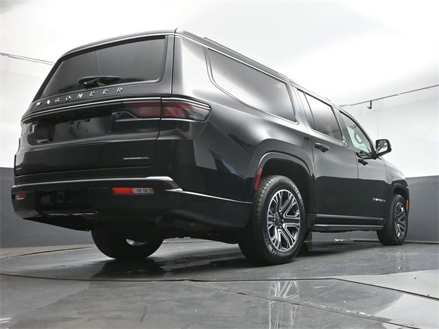 Used 2023 Jeep Wagoneer L Series II image 39