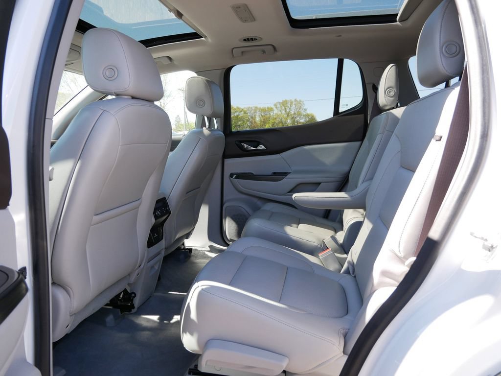 Used 2019 GMC Acadia SLT w/ LPO, Floor Liner Package AWD/4WD image 16