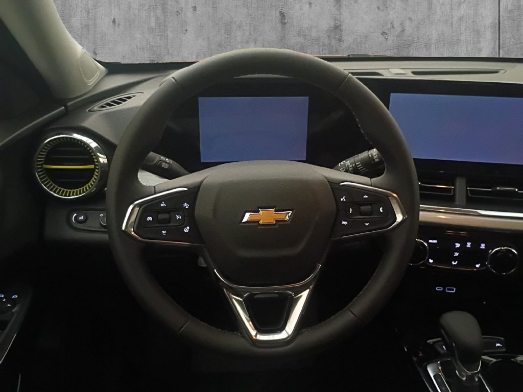 New 2026 Chevrolet Trax LT w/ Sunroof Package FWD image 12