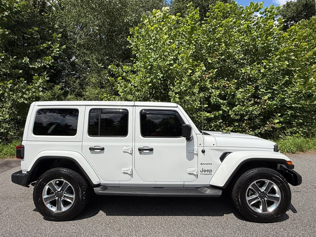 Used 2022 Jeep Wrangler Unlimited Sahara w/ LED Lighting Group AWD/4WD image 5