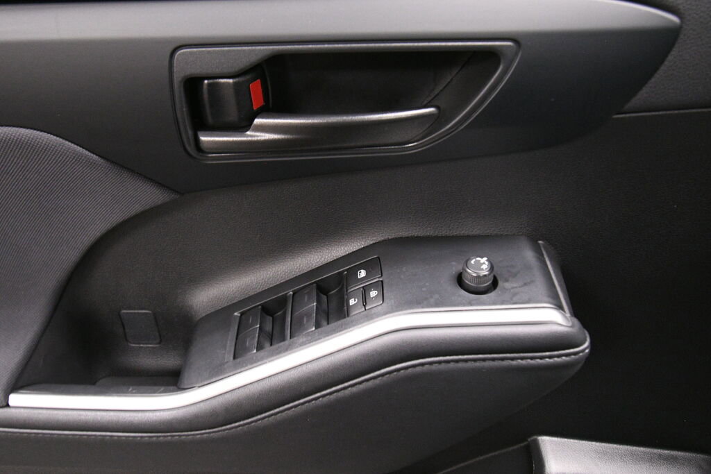 Certified 2024 Toyota Highlander LE image 11