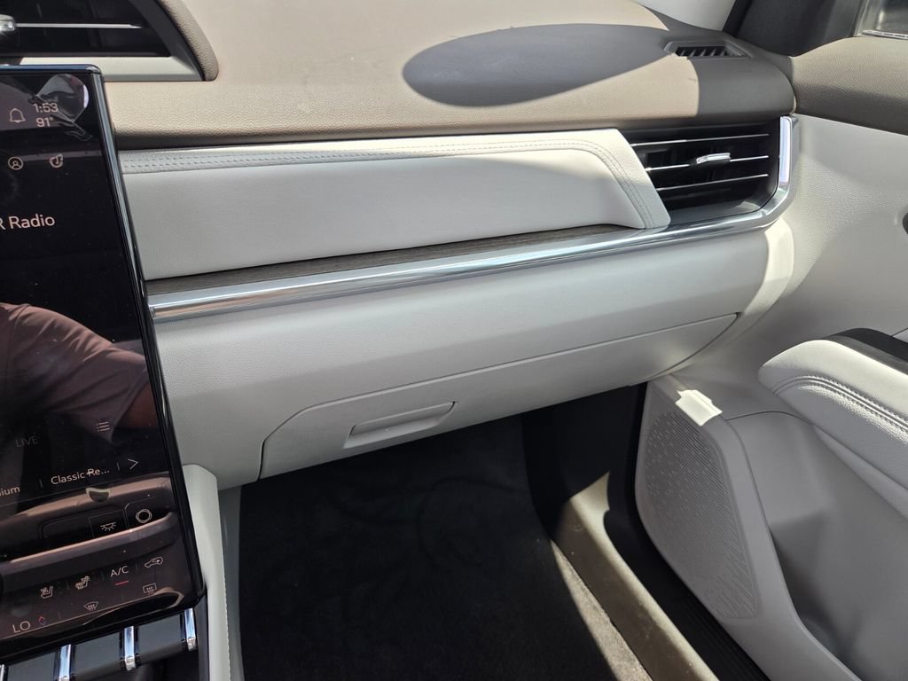 Used 2026 GMC Terrain Denali AWD/4WD image 29