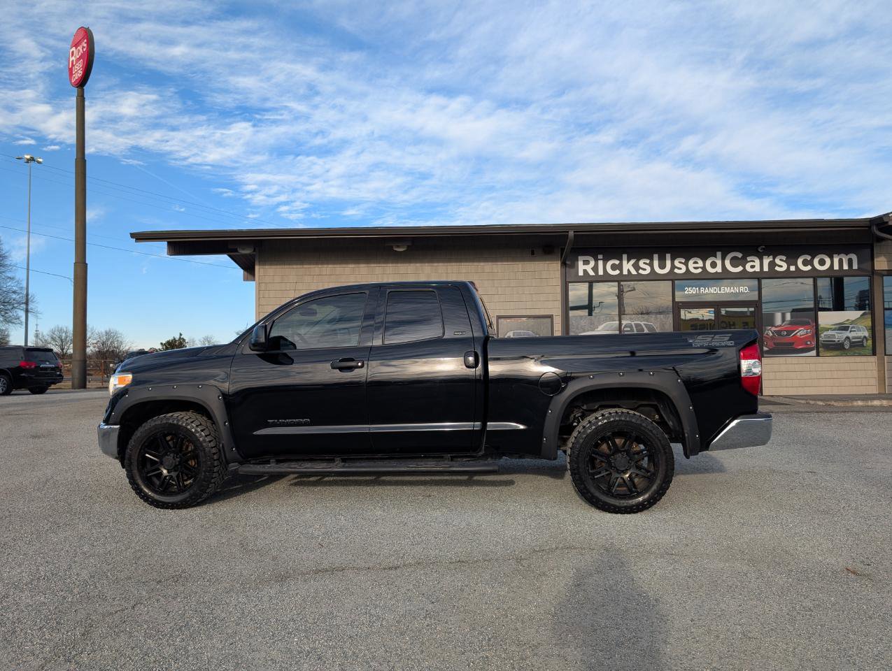 Used 2017 Toyota Tundra SR5 w/ SR5 Upgrade Package image 11