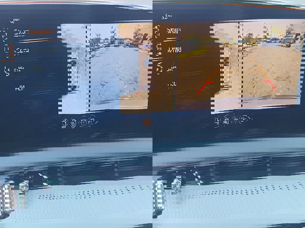 New 2025 Cadillac Optiq Luxury 1 image 17