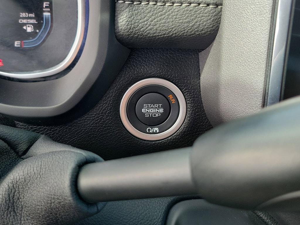 Used 2025 RAM 2500 Laramie AWD/4WD image 13