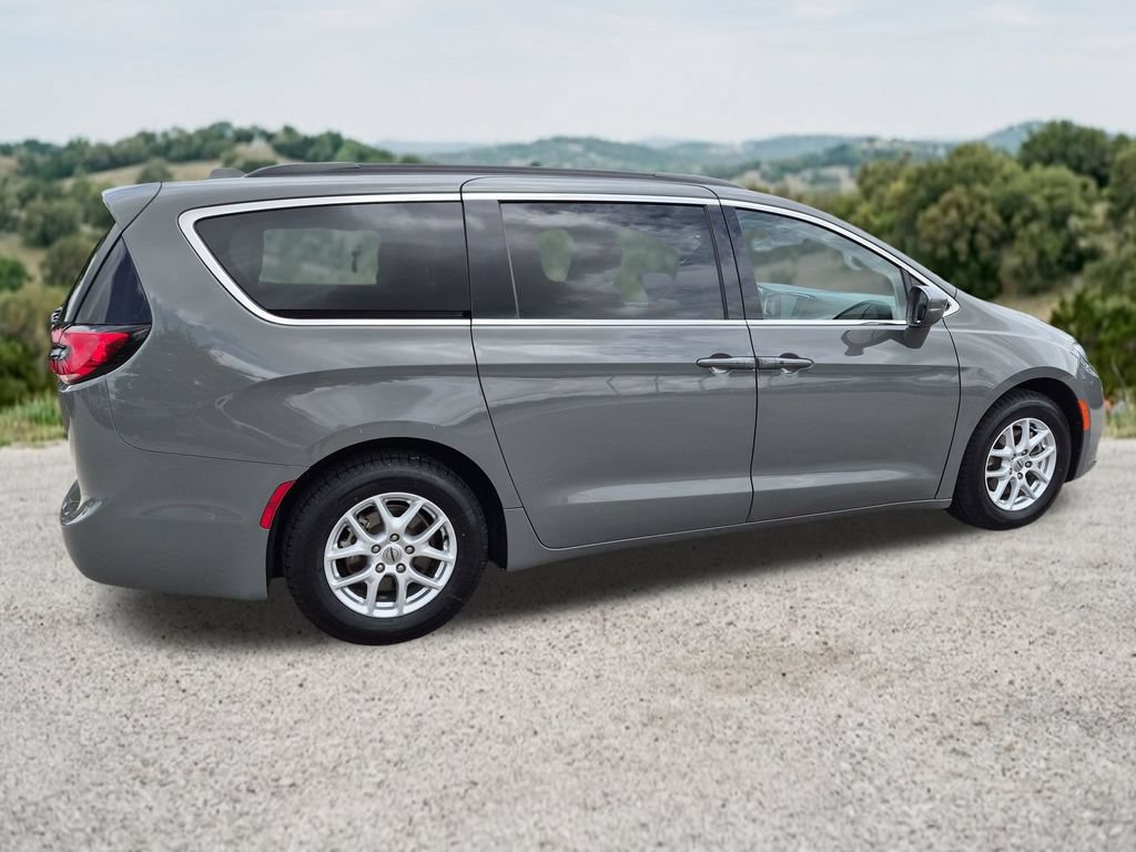 Used 2022 Chrysler Pacifica Touring-L FWD image 11