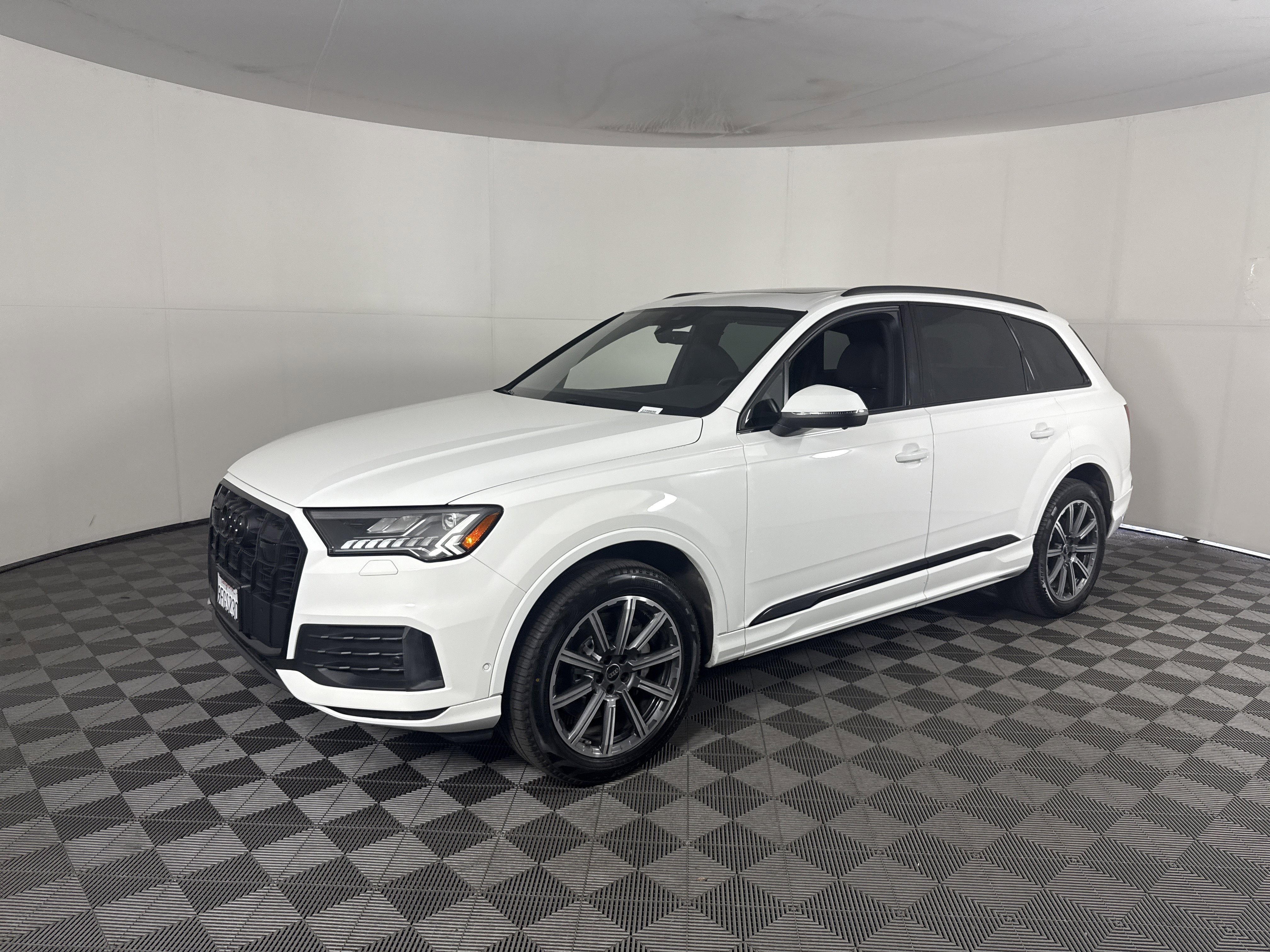 Used 2023 Audi Q7 2.0T Premium Plus w/ Premium Plus Package image 8