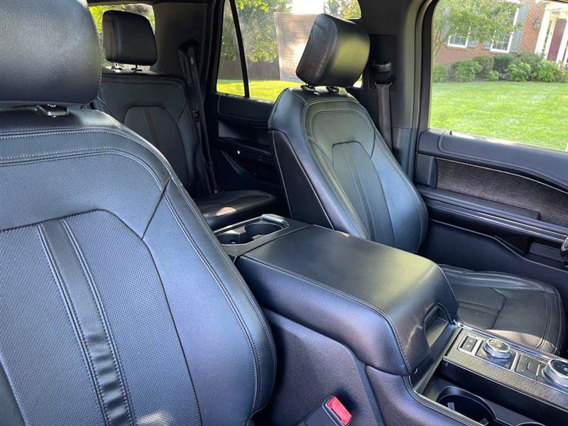 Used 2018 Ford Expedition Limited w/ Equipment Group 302A AWD/4WD image 19