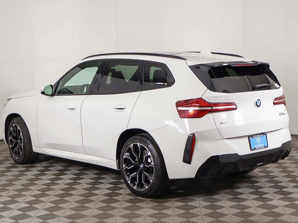 Used 2025 BMW X3 xDrive30i image 10