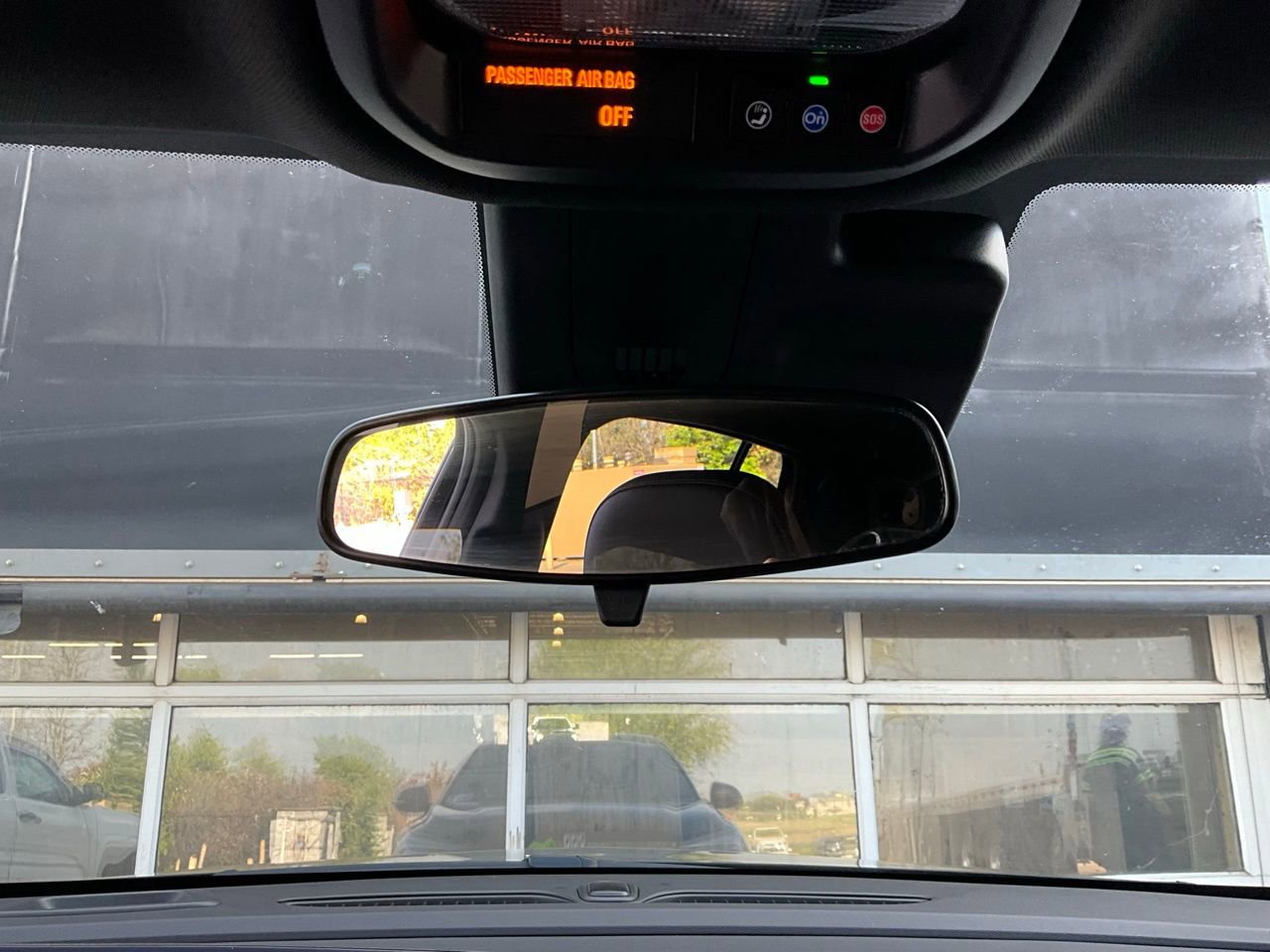 Used 2025 Buick Envista Preferred image 17