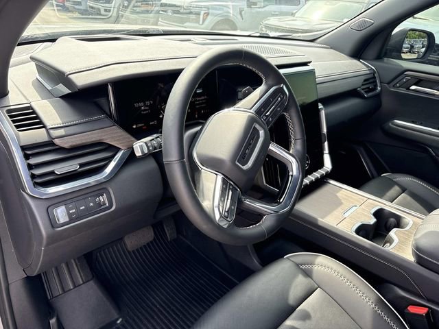 Used 2025 GMC Acadia Denali w/ LPO, Floor Liner Package AWD/4WD image 27