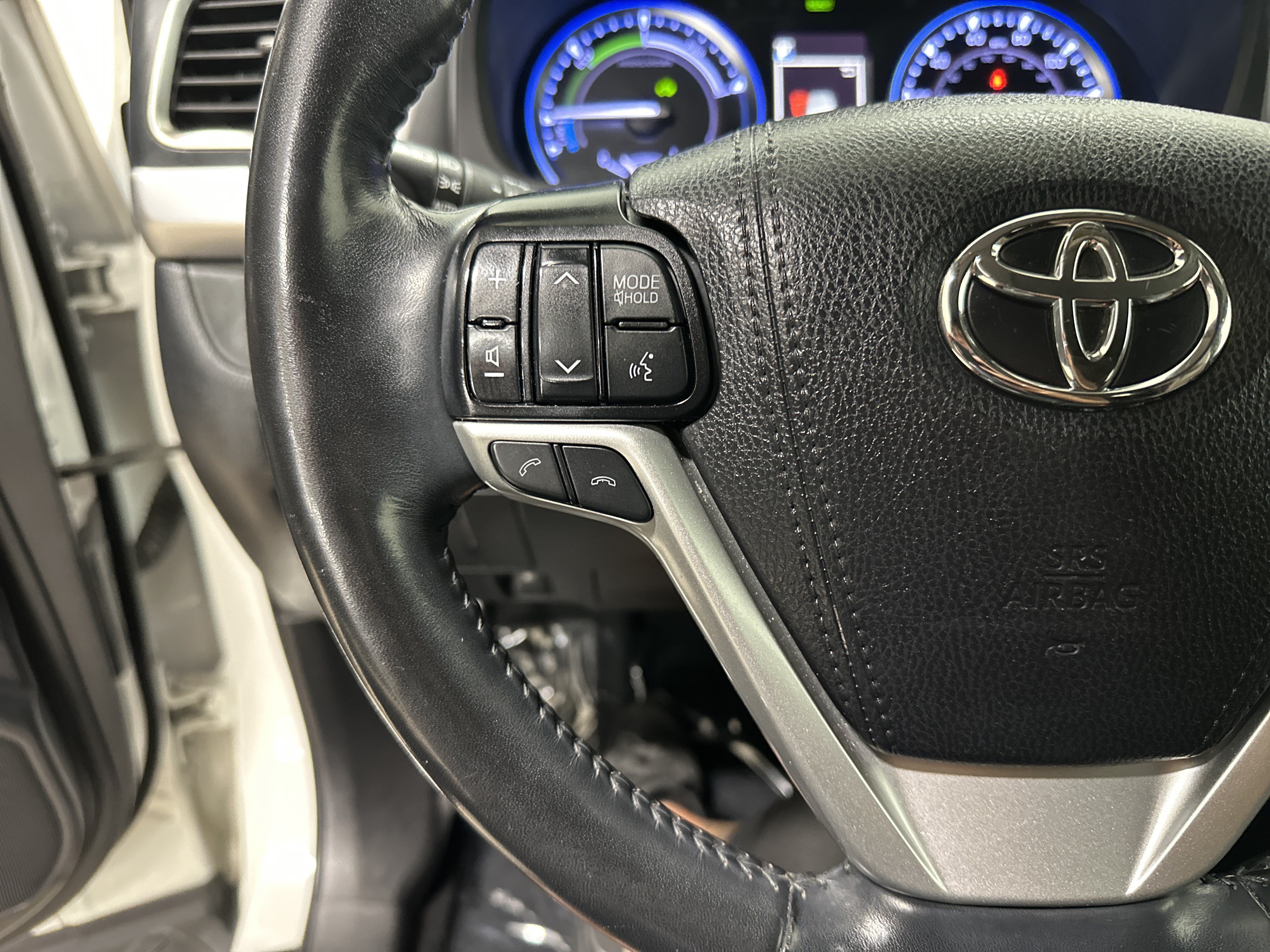Used 2019 Toyota Highlander Limited Platinum AWD/4WD image 19