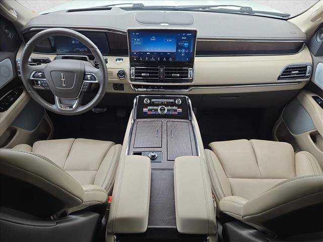 Used 2024 Lincoln Navigator L Reserve AWD/4WD image 17