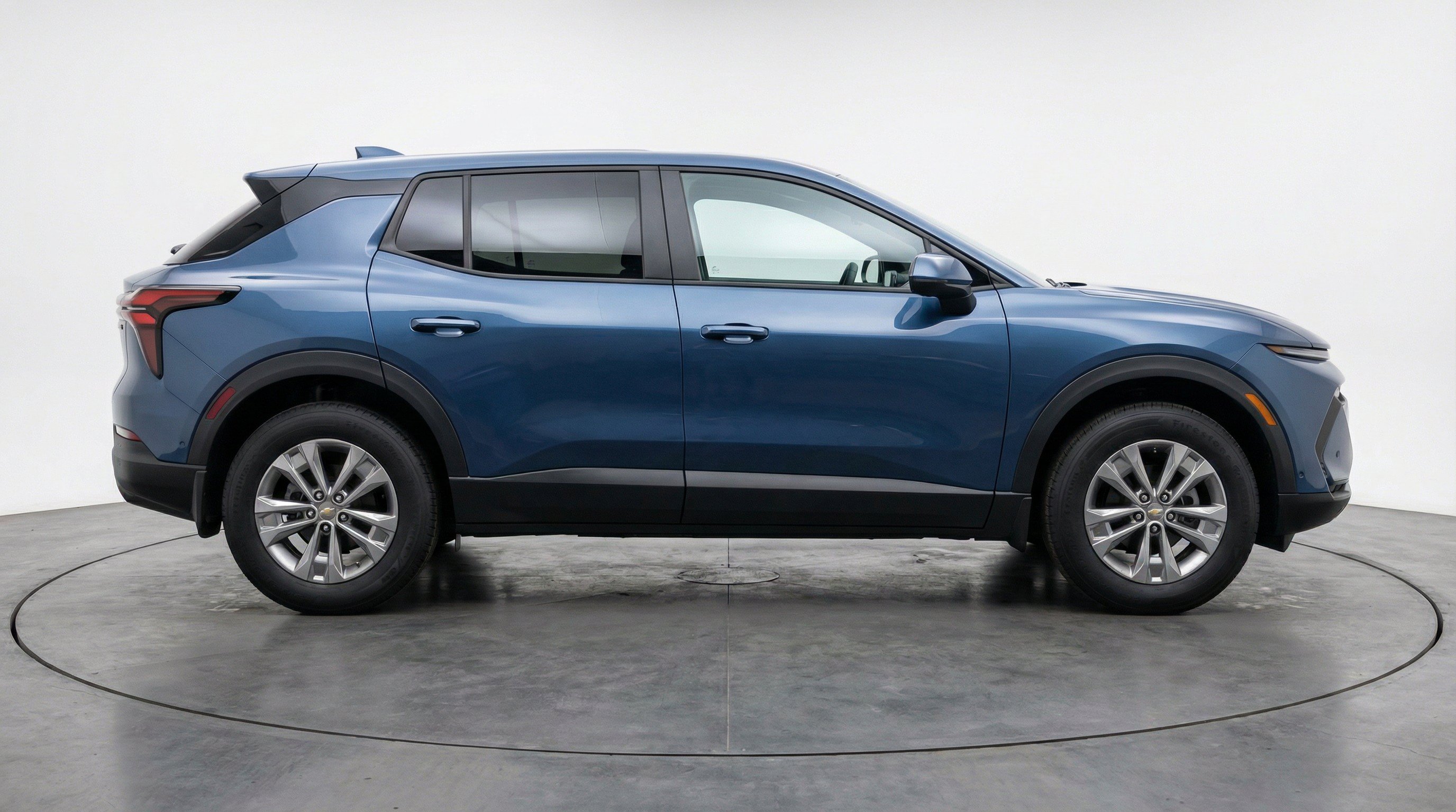 Used 2025 Chevrolet Equinox LT FWD image 11