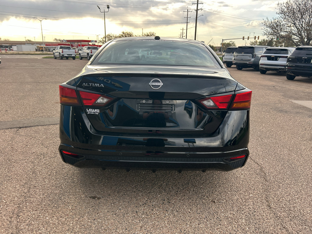Used 2025 Nissan Altima 2.5 SV image 4