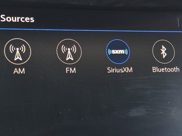 Used 2022 Chevrolet Trax LT w/ LT Convenience Package image 4