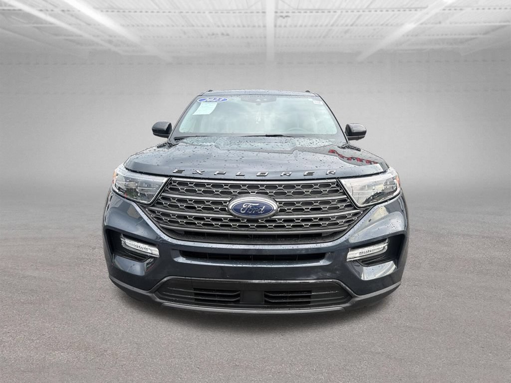 Used 2023 Ford Explorer XLT w/ Equipment Group 202A AWD/4WD image 16