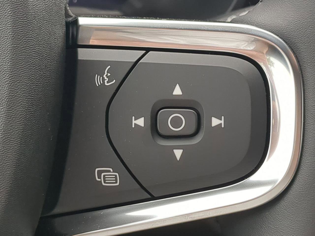 New 2024 Volvo XC40 Recharge Ultimate w/ Protection Package Premier image 23