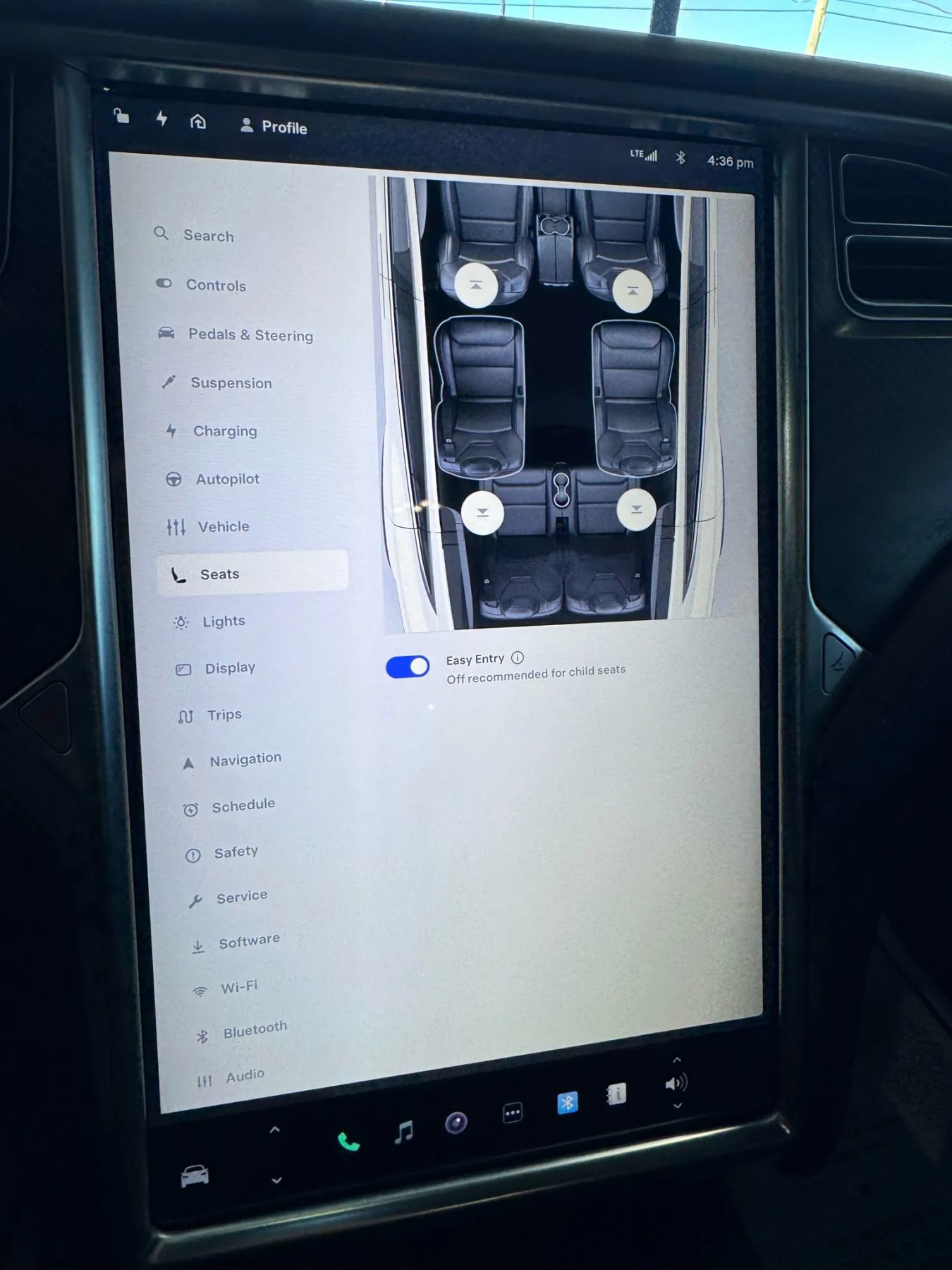 Used 2017 Tesla Model X 75D image 36