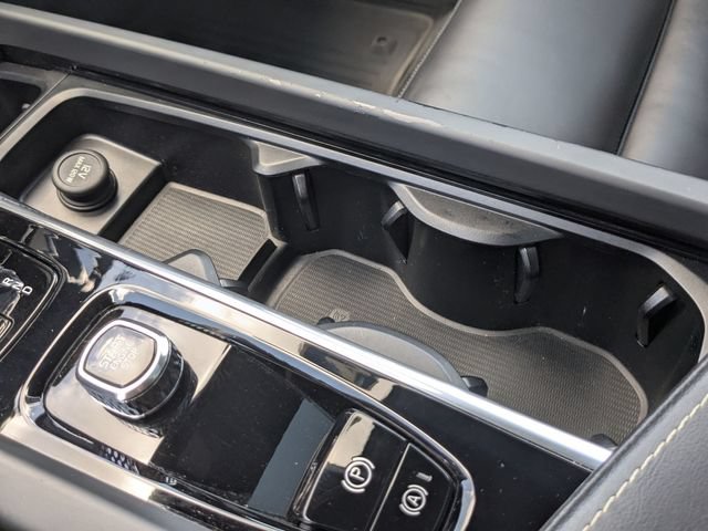 Used 2024 Volvo XC60 B5 Ultimate w/ Protection Package Premier AWD/4WD image 18