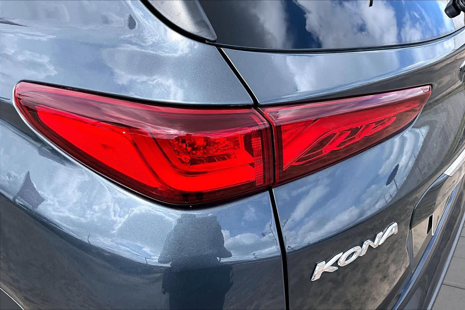Used 2020 Hyundai Kona Limited FWD image 29