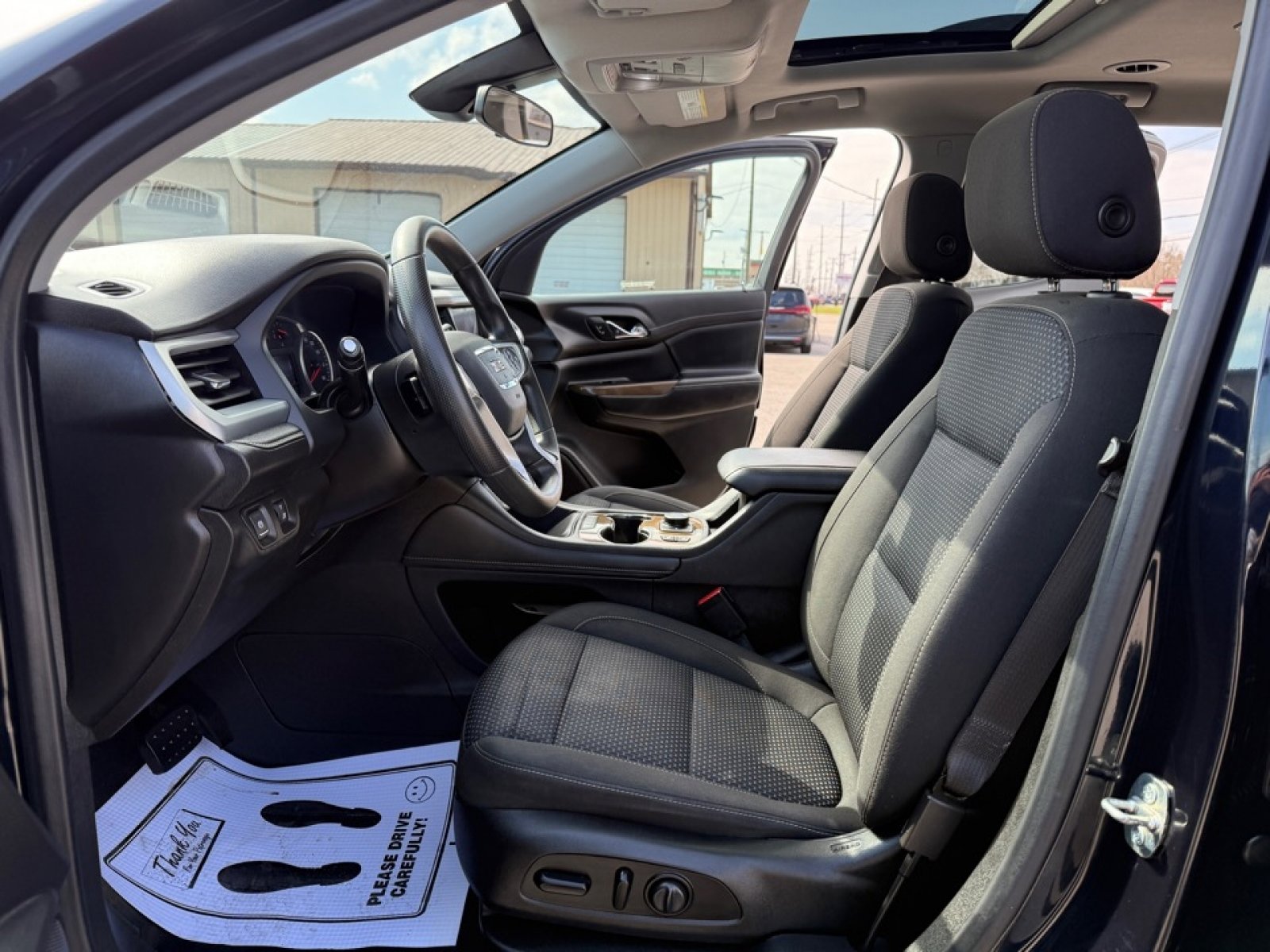 Used 2021 GMC Acadia SLE w/ GMC Pro Grade Package image 10