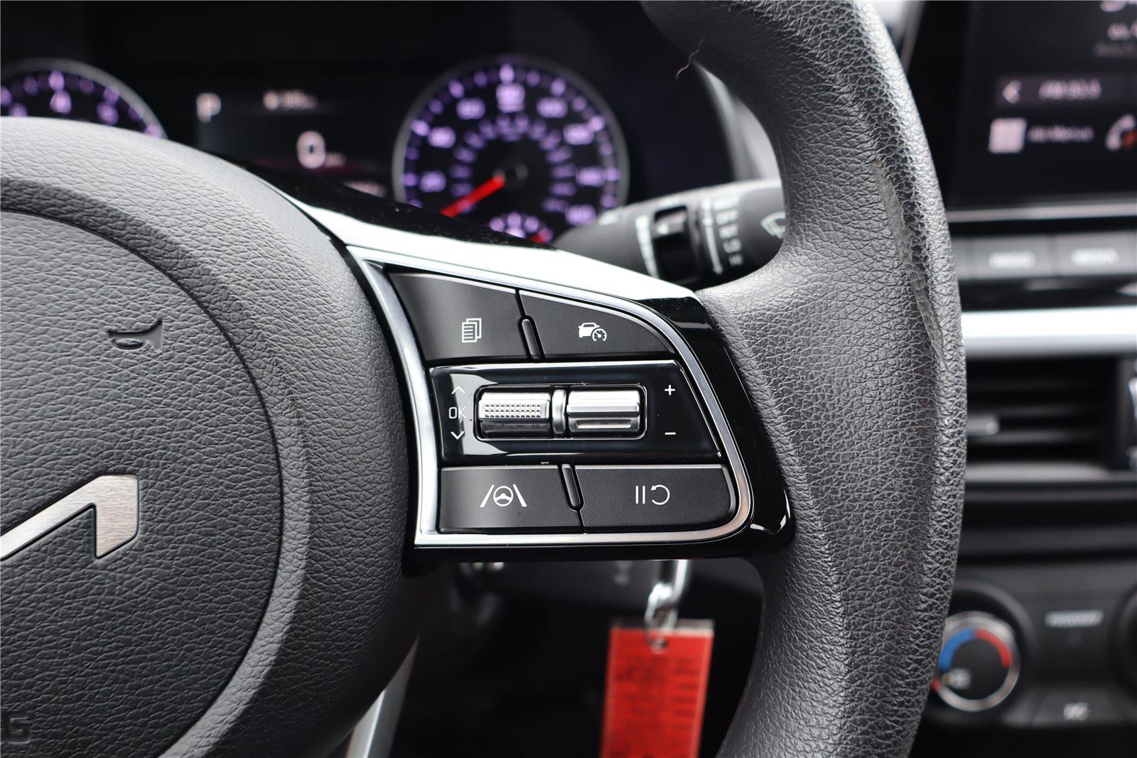 Certified 2023 Kia Forte LXS w/ LXS Technology Package image 19