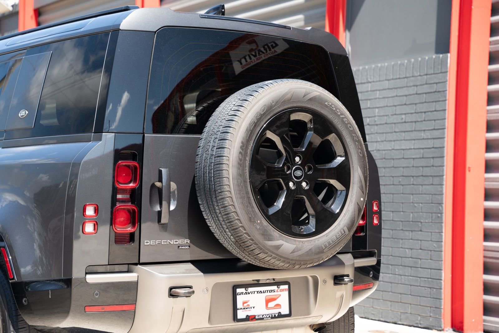 Used 2022 Land Rover Defender 110 X-Dynamic SE image 6