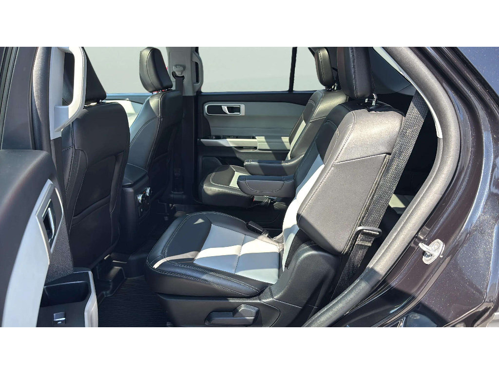 Used 2023 Ford Explorer XLT w/ Equipment Group 202A AWD/4WD image 13