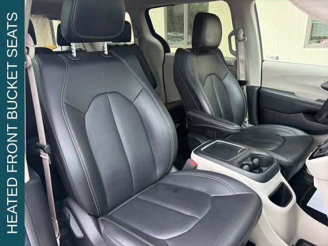 Used 2023 Chrysler Pacifica Touring-L AWD/4WD image 5