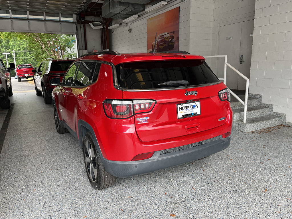 Used 2018 Jeep Compass Latitude w/ Popular Equipment Group FWD image 6