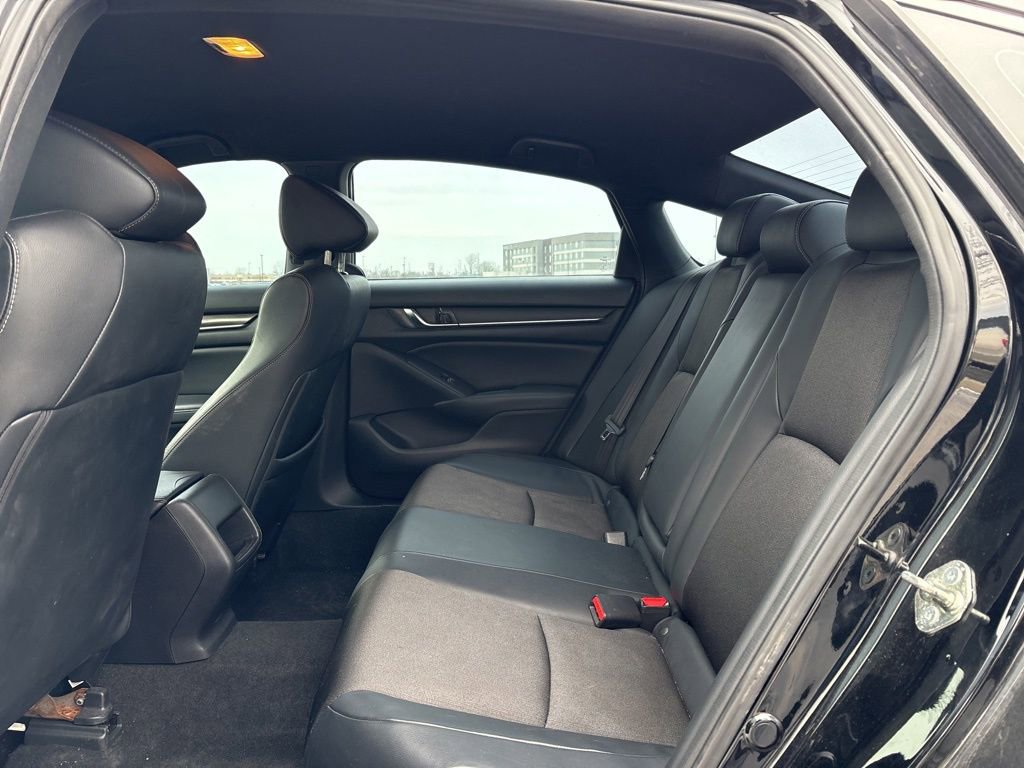 Used 2018 Honda Accord Sport image 12