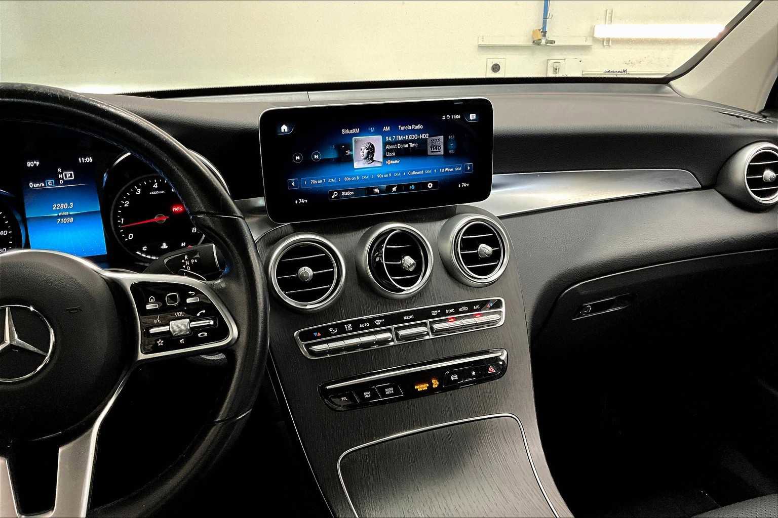 Used 2021 Mercedes-Benz GLC 300 4MATIC image 9