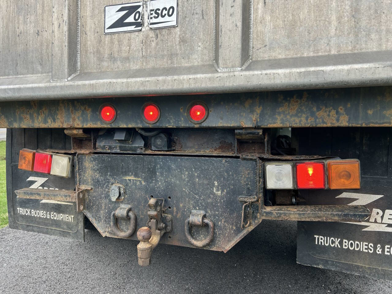 Used 2004 Chevrolet Silverado 3500 2WD Regular Cab image 31